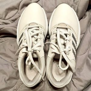 Like new girl’s Adidas size 2 Golf Shoes